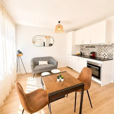 M116 L L 2 Personnes L Balcon * Annemasse