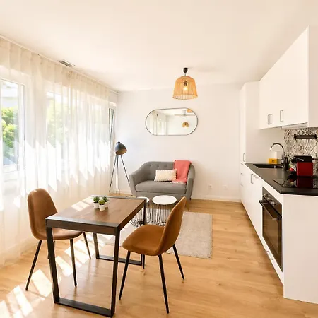 M116 L L 2 Personnes L Balcon * Annemasse